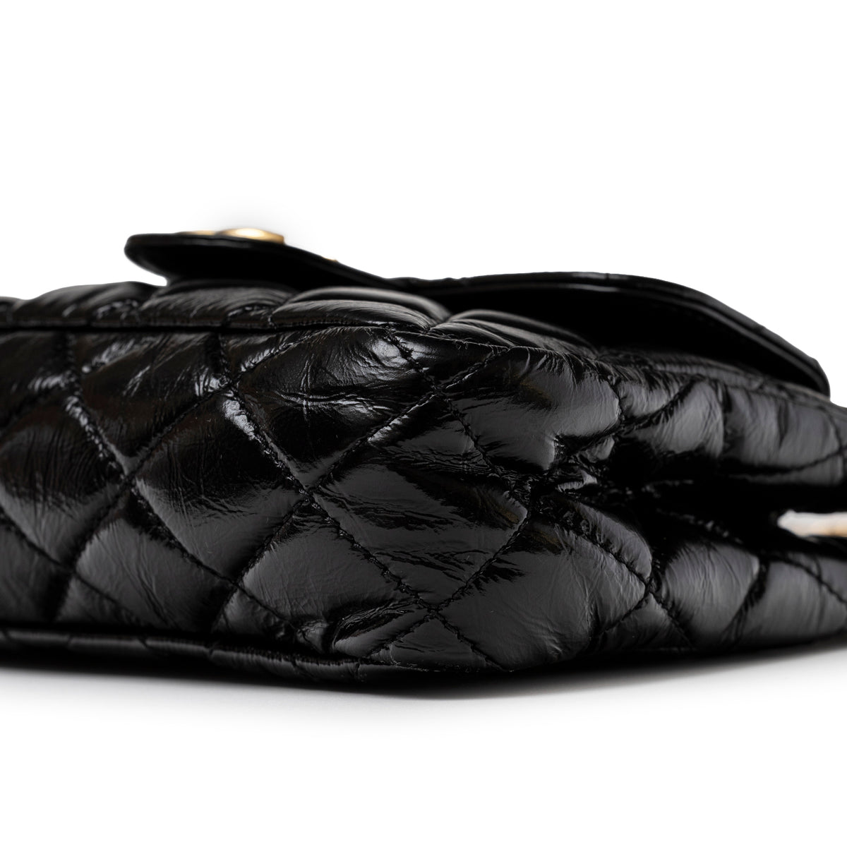 Chanel Wavy CC Hobo Small Shiny Quilted Black Calf Gold Hardware corner