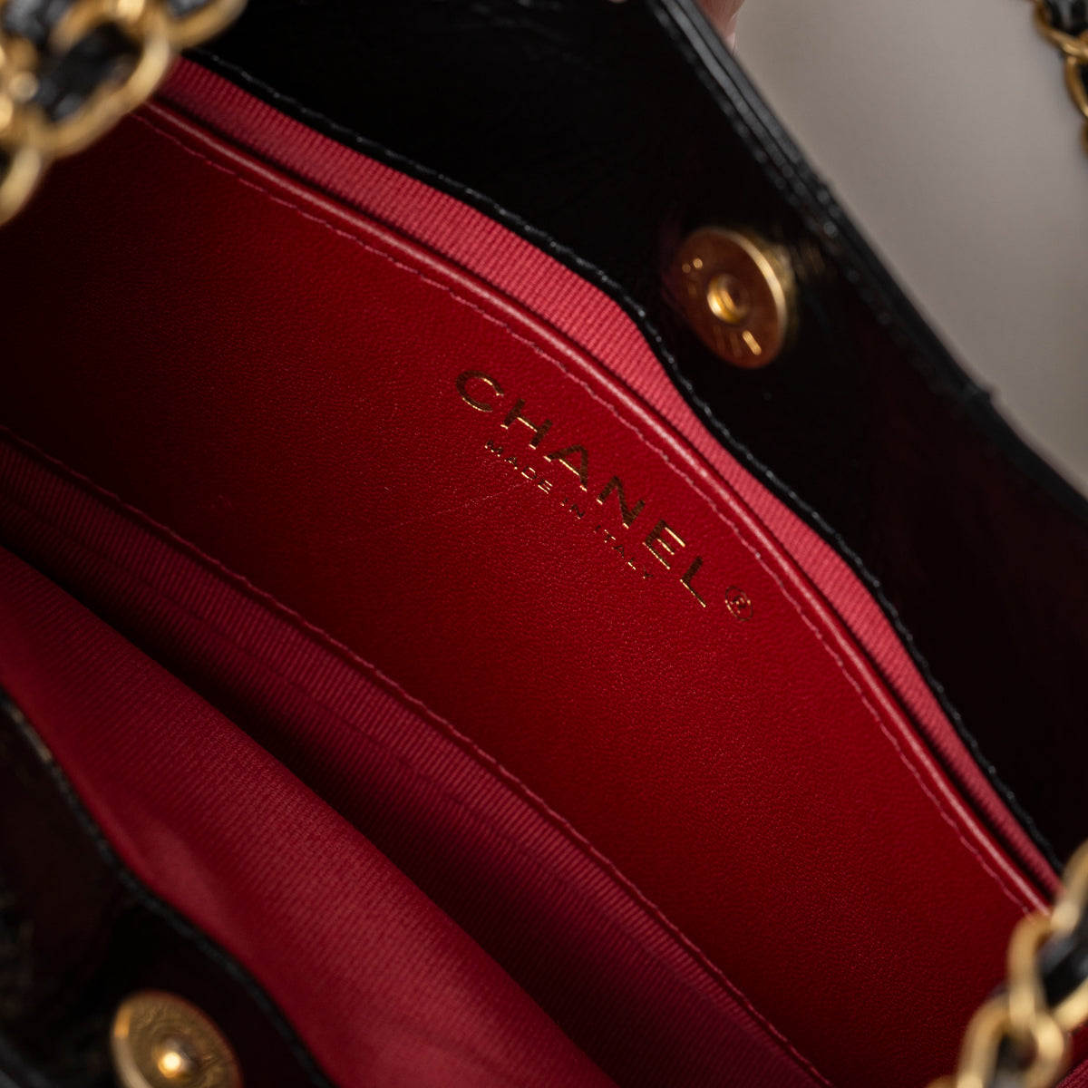 Chanel Wavy CC Hobo Small Shiny Quilted Black Calf Gold Hardware red interior lining close up