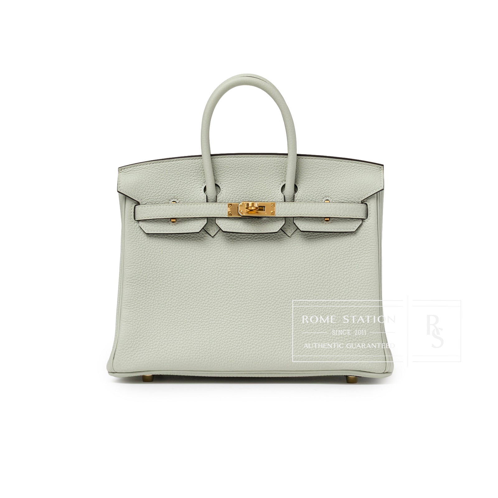 Front view of Hermès Birkin 25 Gris Neve Togo Gold Hardware with structured silhouette and polished clasp detail