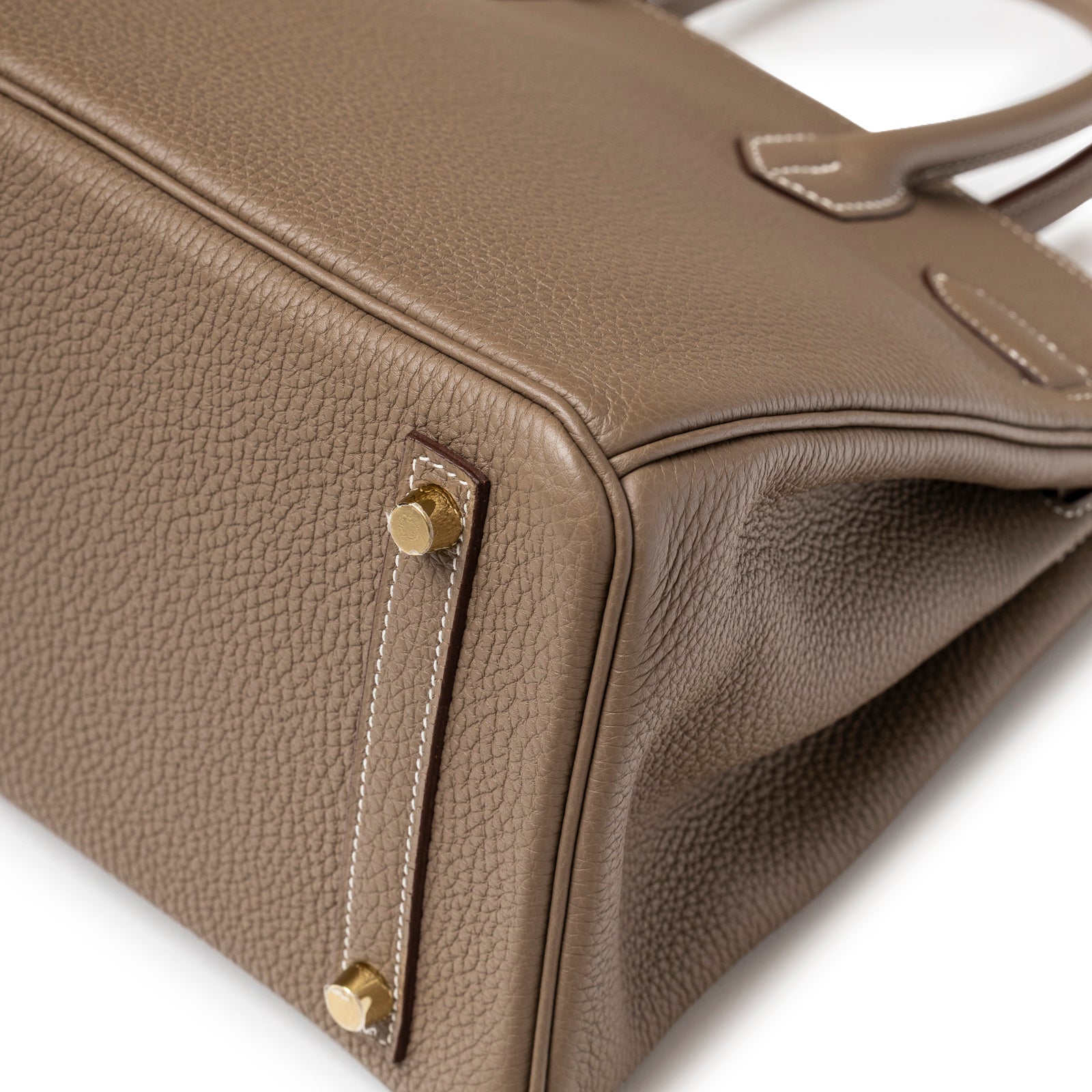 Hermès Birkin 30 Etoupe Togo Gold Hardware base corner with protective feet and textured leather