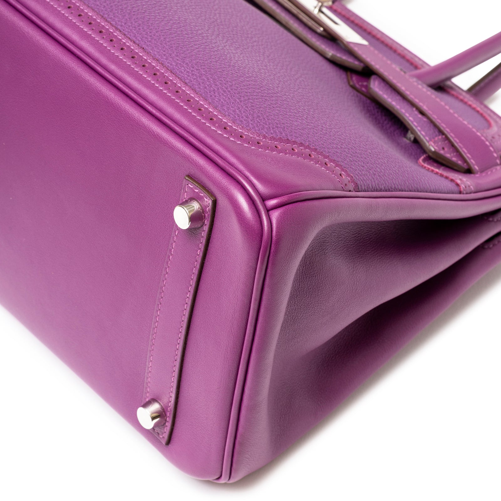 Close-up of the base and corner detailing on Hermès Birkin 30 Ghillies Anemone Togo Swift Palladium Hardware bag