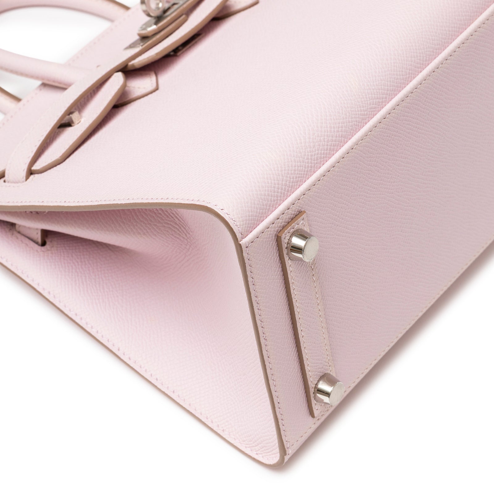 Close-up of bottom corner and palladium hardware feet on Hermès Birkin Sellier 25 Mauve Pale Epsom Palladium Hardware bag