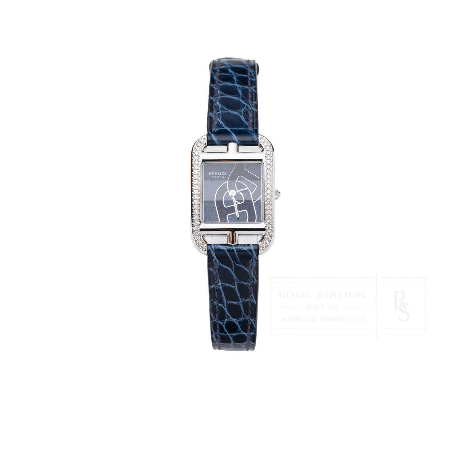 Front view of Hermès Cape Cod Diamond Watch Small Model 31mm Steel with shiny alligator blue saphir strap