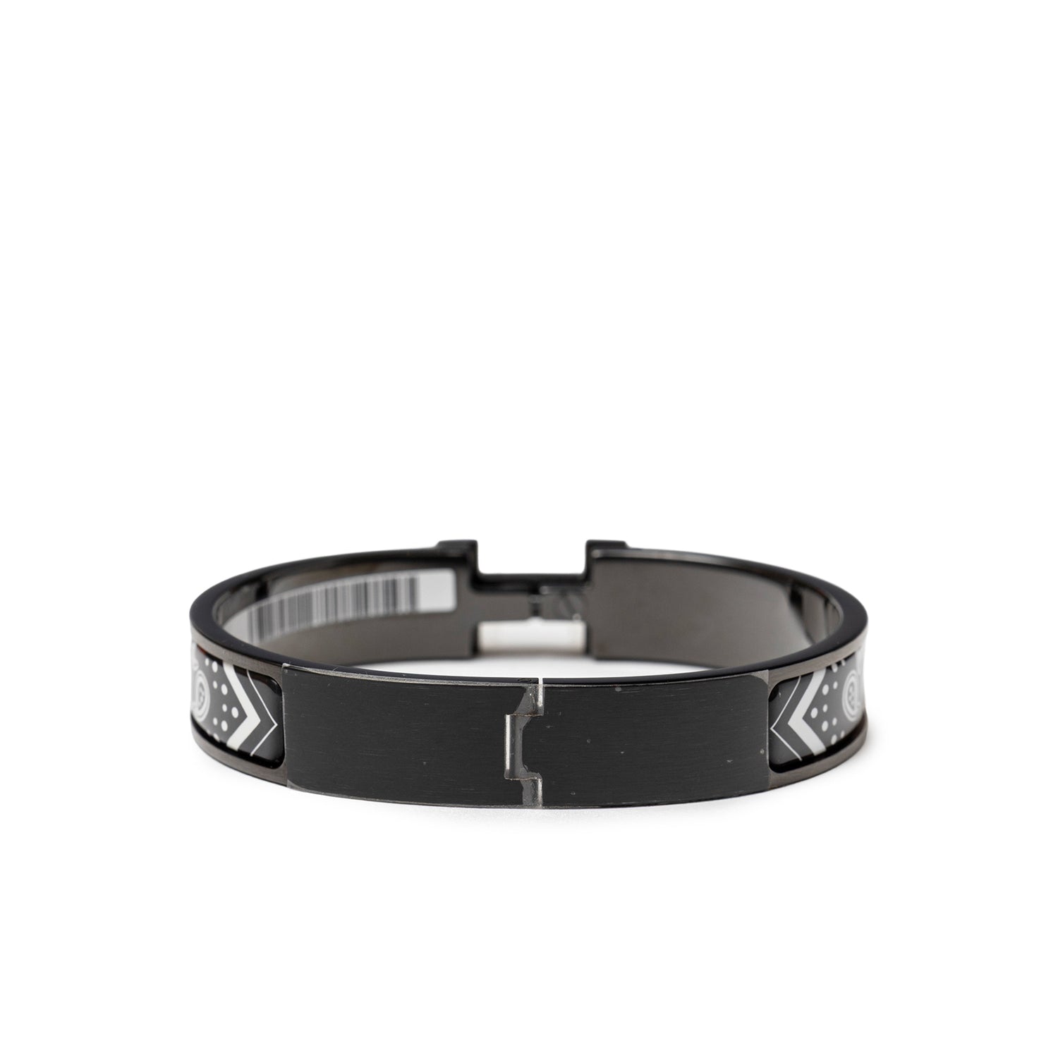 Front-facing view of Hermès Clic HH Bandana So Black Bracelet Positif with black enamel and silver accents