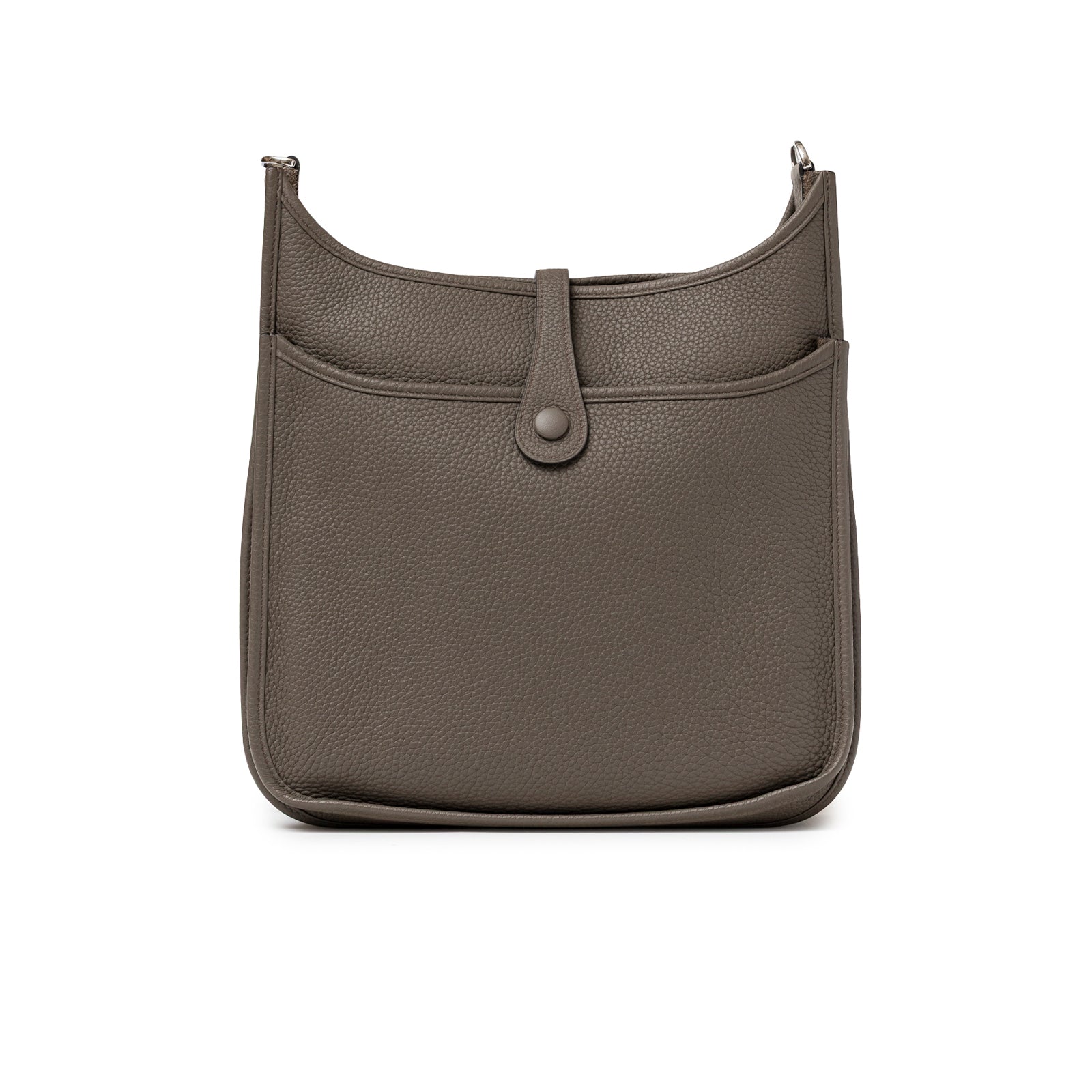 Back view of Hermès Evelyne PM 29 Etain Clemence Palladium Hardware with textured leather and exterior slip pocket detail