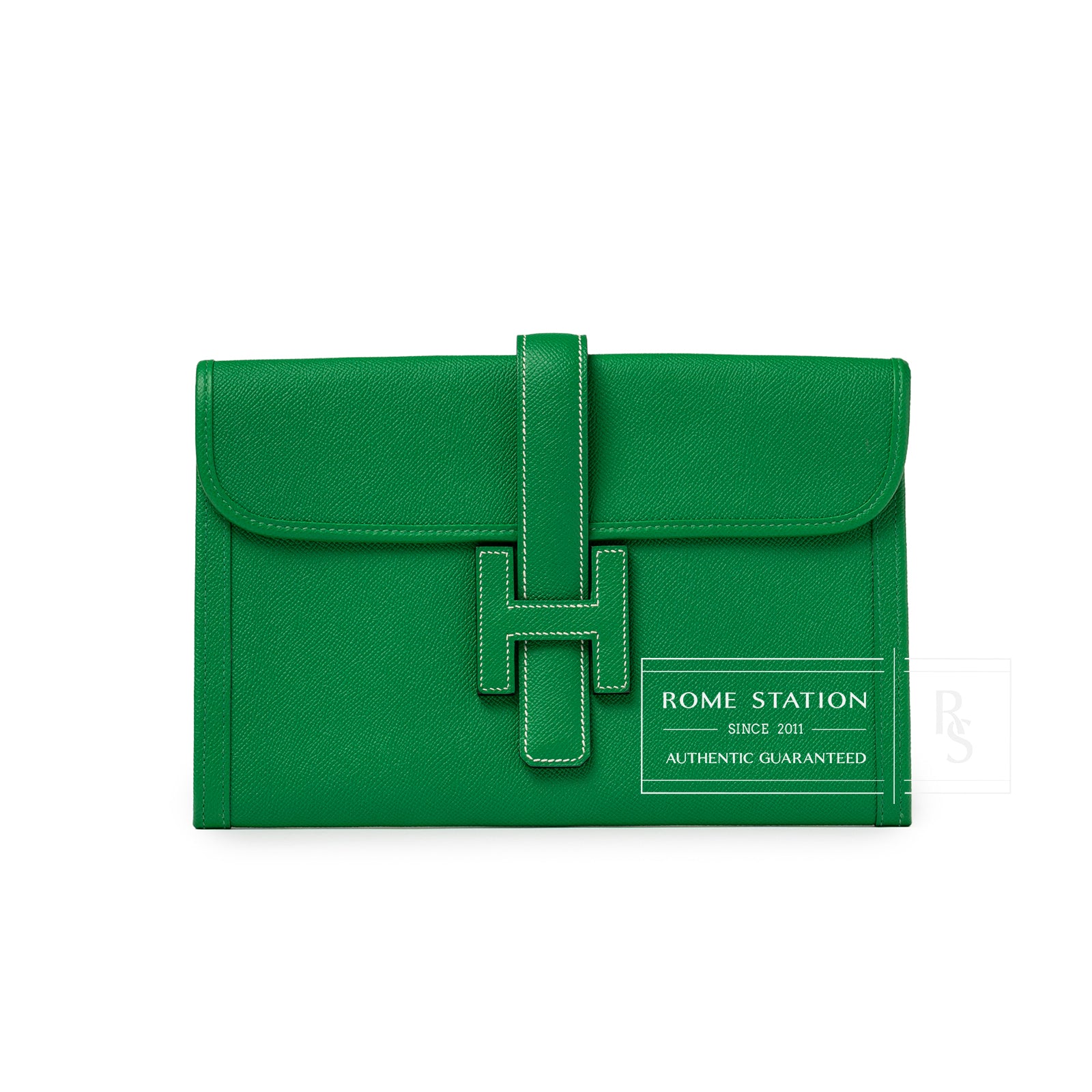 Front view of Hermès Jige PM Bamboo Green Epsom leather clutch with signature H clasp and white stitching detail