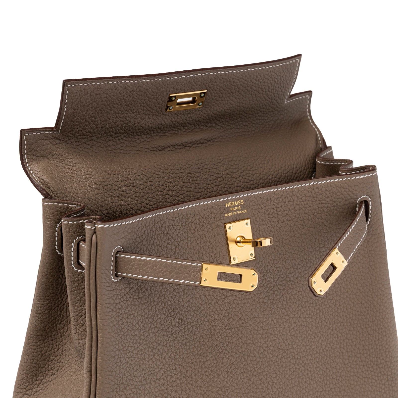 Hermès Kelly 25 Retourne Etoupe Togo Gold Hardware open interior with front clasp and strap details