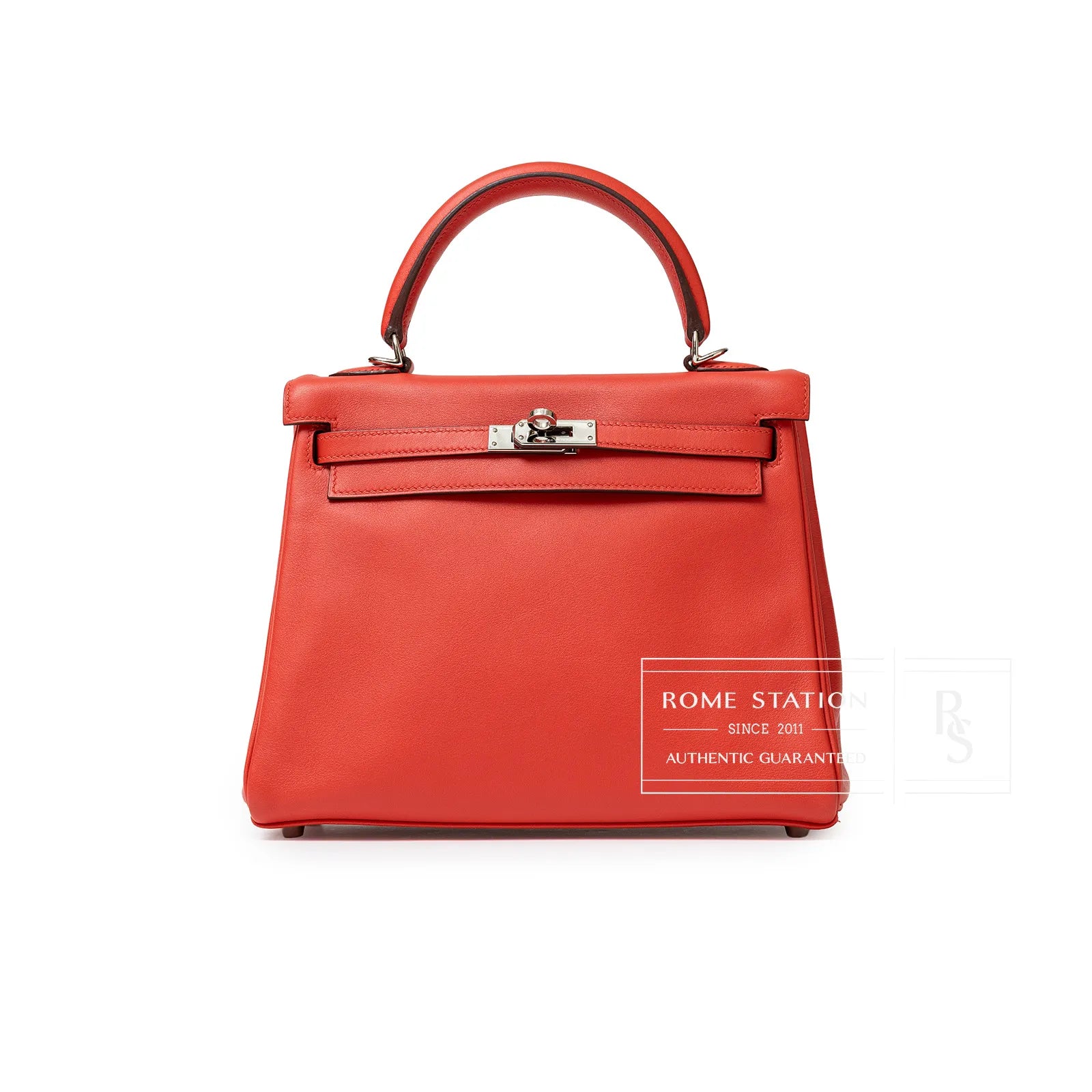 Front view of Hermès Kelly 25 Retourne Rouge Swift Palladium Hardware with smooth leather and top handle