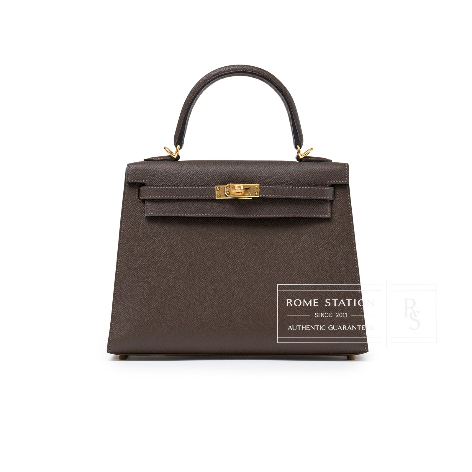 Front view of Hermès Kelly 25 Sellier Ecore Epsom Gold Hardware in dark brown leather with gold clasp detail