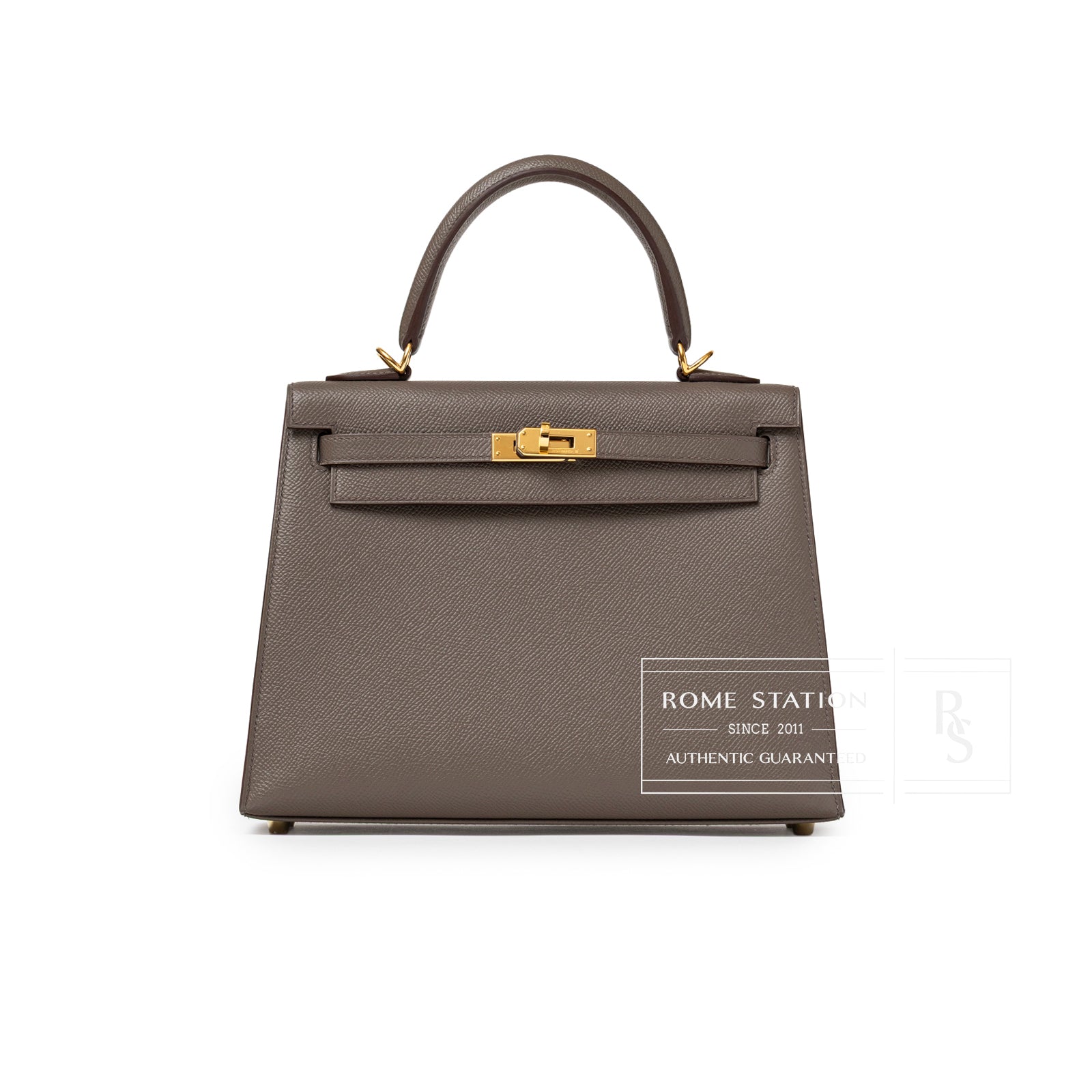 Front view of Hermès Kelly 25 Sellier Etain Epsom Gold Hardware showing structured leather and clasp detail