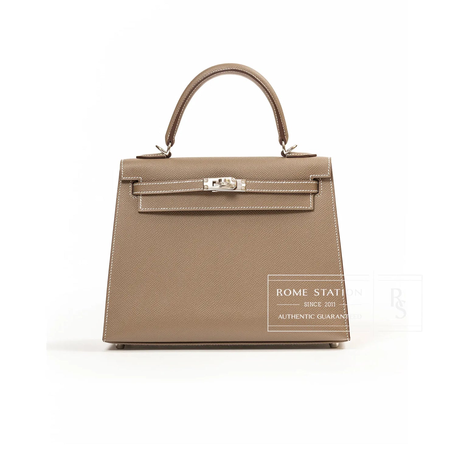 Front view of Hermès Kelly 25 Sellier Etoupe Epsom Palladium Hardware