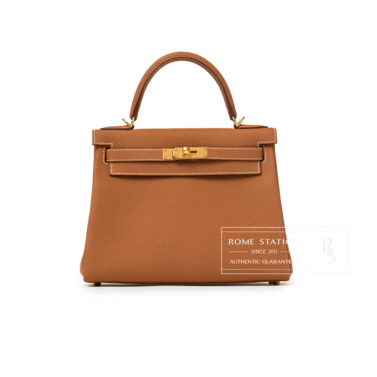 Hermès Kelly 28 Gold Retourne Togo Gold Hardware front view with top handle and clasp