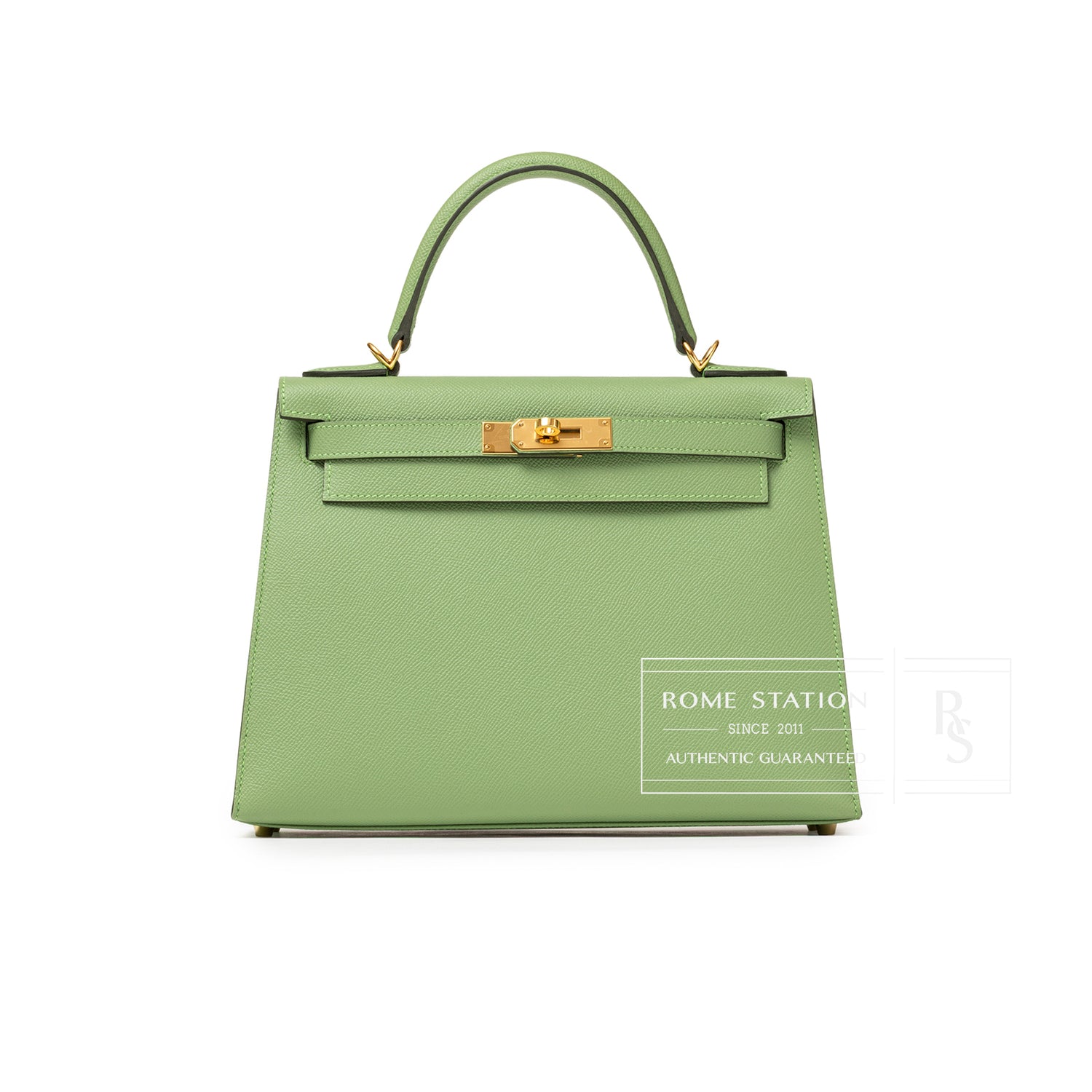 Front view of Hermès Kelly 28 Sellier Vert Criquet Epsom Gold Hardware showing structured leather and gold clasp detail