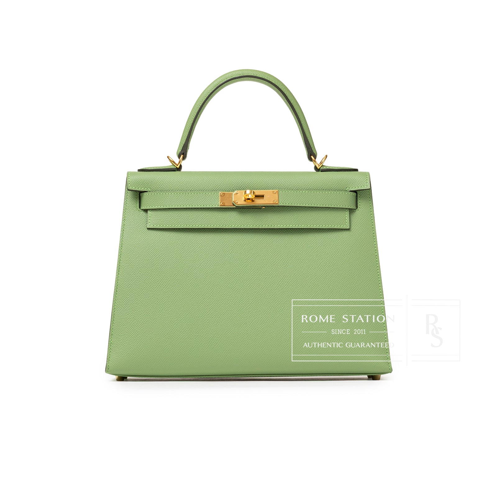 Front view of Hermès Kelly 28 Sellier Vert Criquet Epsom Gold Hardware showing structured leather and gold clasp detail