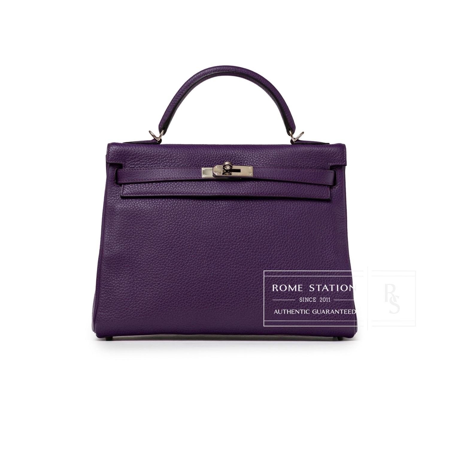 Front view of Hermès Kelly 32 Violet Togo Palladium Hardware with smooth grain texture and silver clasp