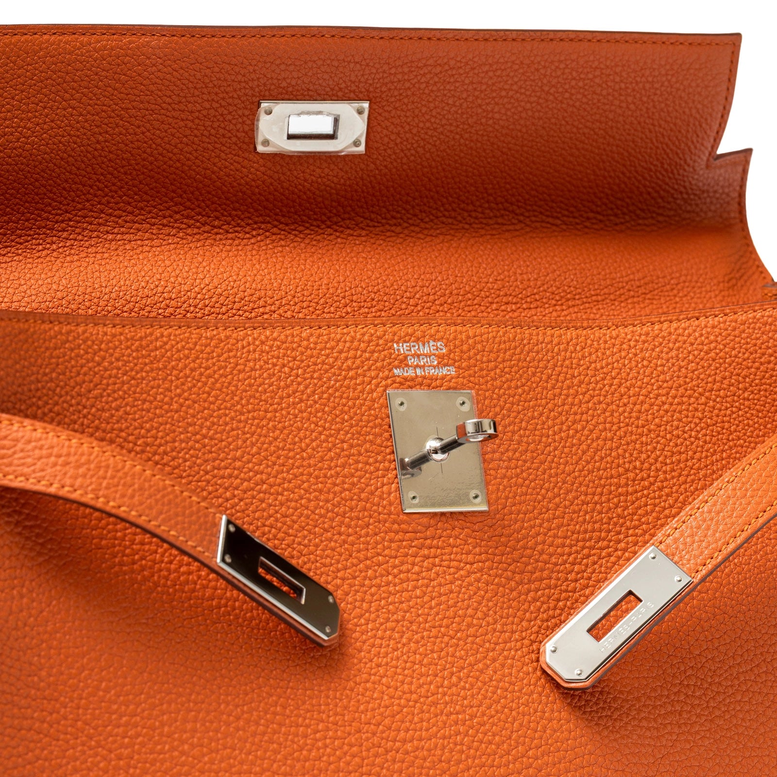 Hermès Kelly 35 Orange Togo Palladium Hardware - Close Up