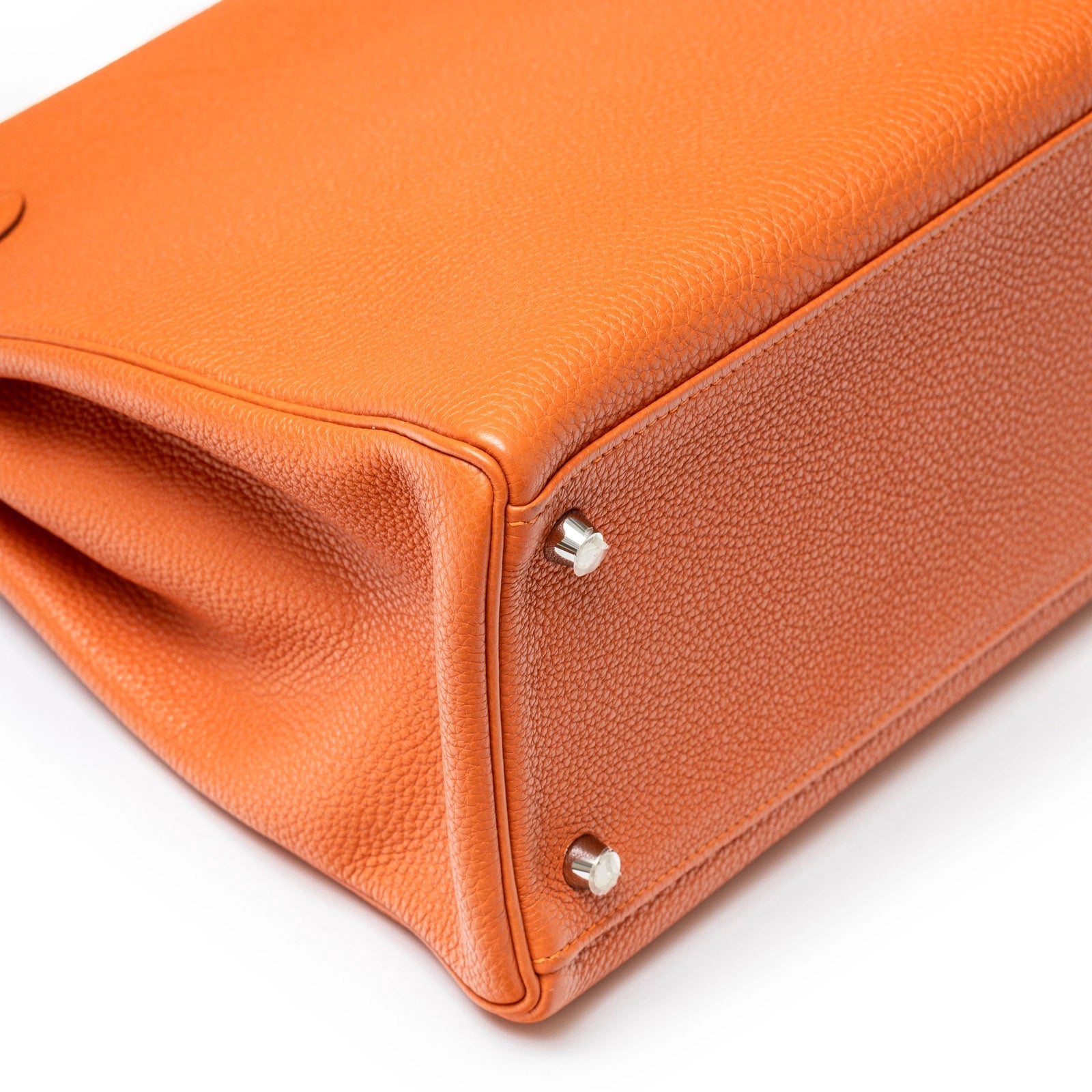 Hermès Kelly 35 Orange Togo Palladium Hardware - Front Corner Left