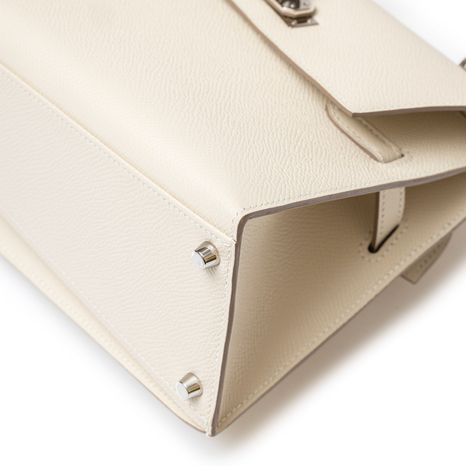 Hermès Kelly Desordre 20 Sellier Craie Epsom Palladium Hardware - Back Corner Right