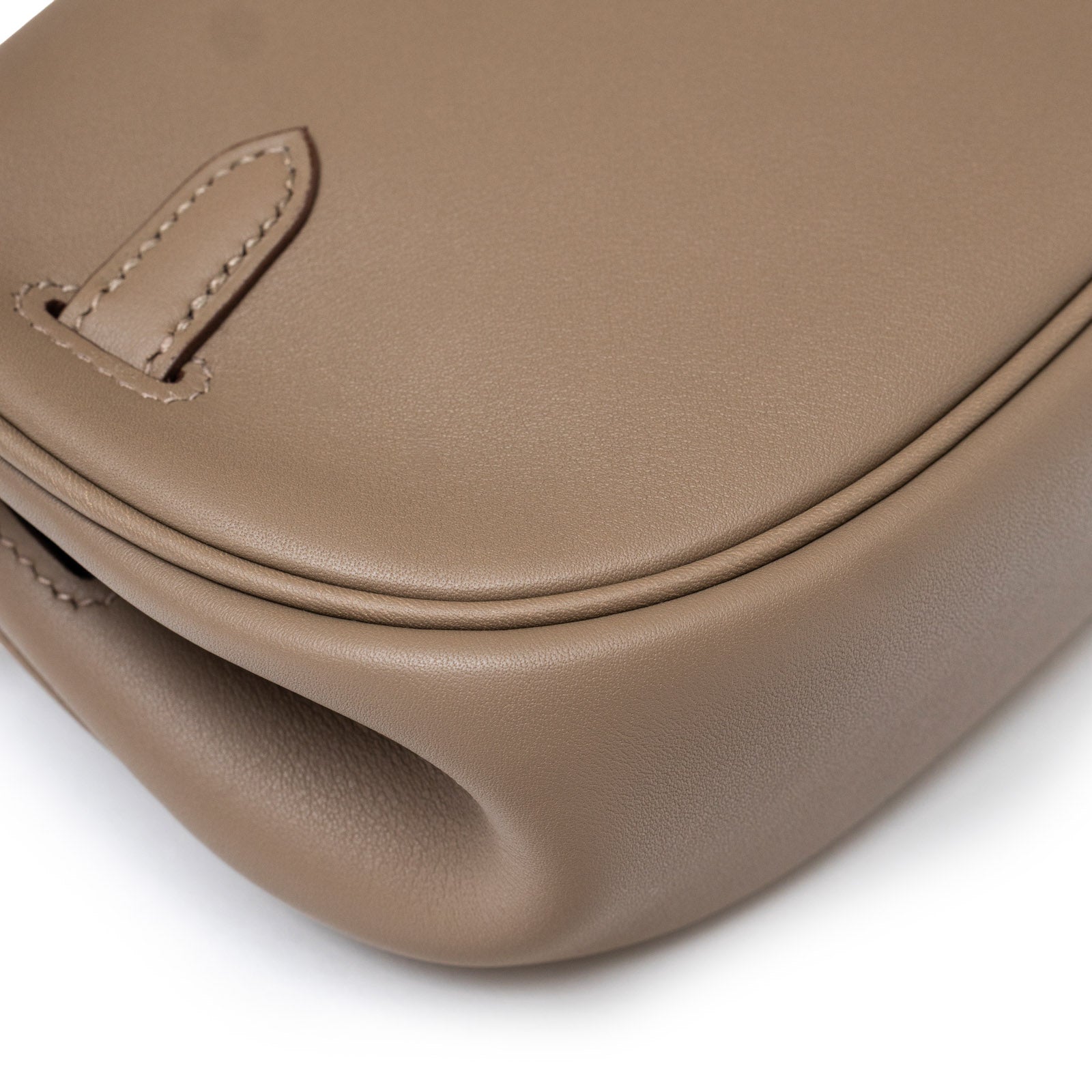 Hermès Kelly Moove Etoupe Swift Gold Hardware - Back Corner Left