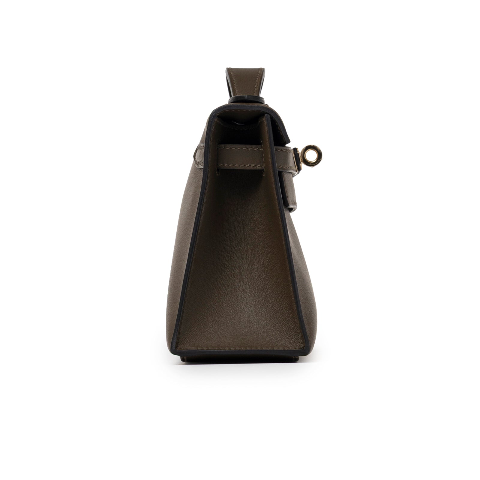 Side profile of Hermès Kelly Pochette Vert Loden Swift Permabrass Hardware in brown smooth leather