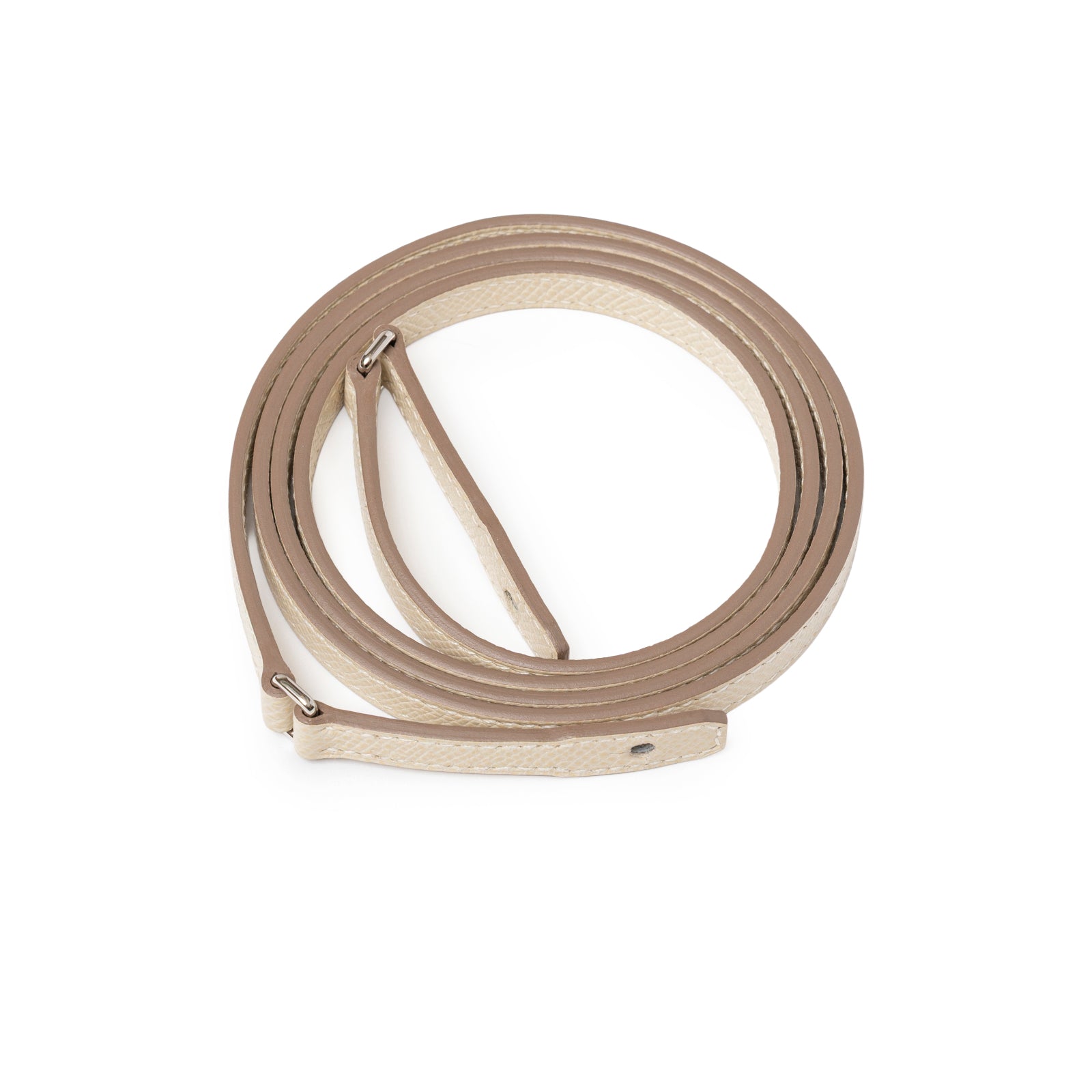 Rolled leather strap in neutral tones for Hermès Kelly To Go Wallet Craie Epsom Palladium Hardware detailing craftsmanship