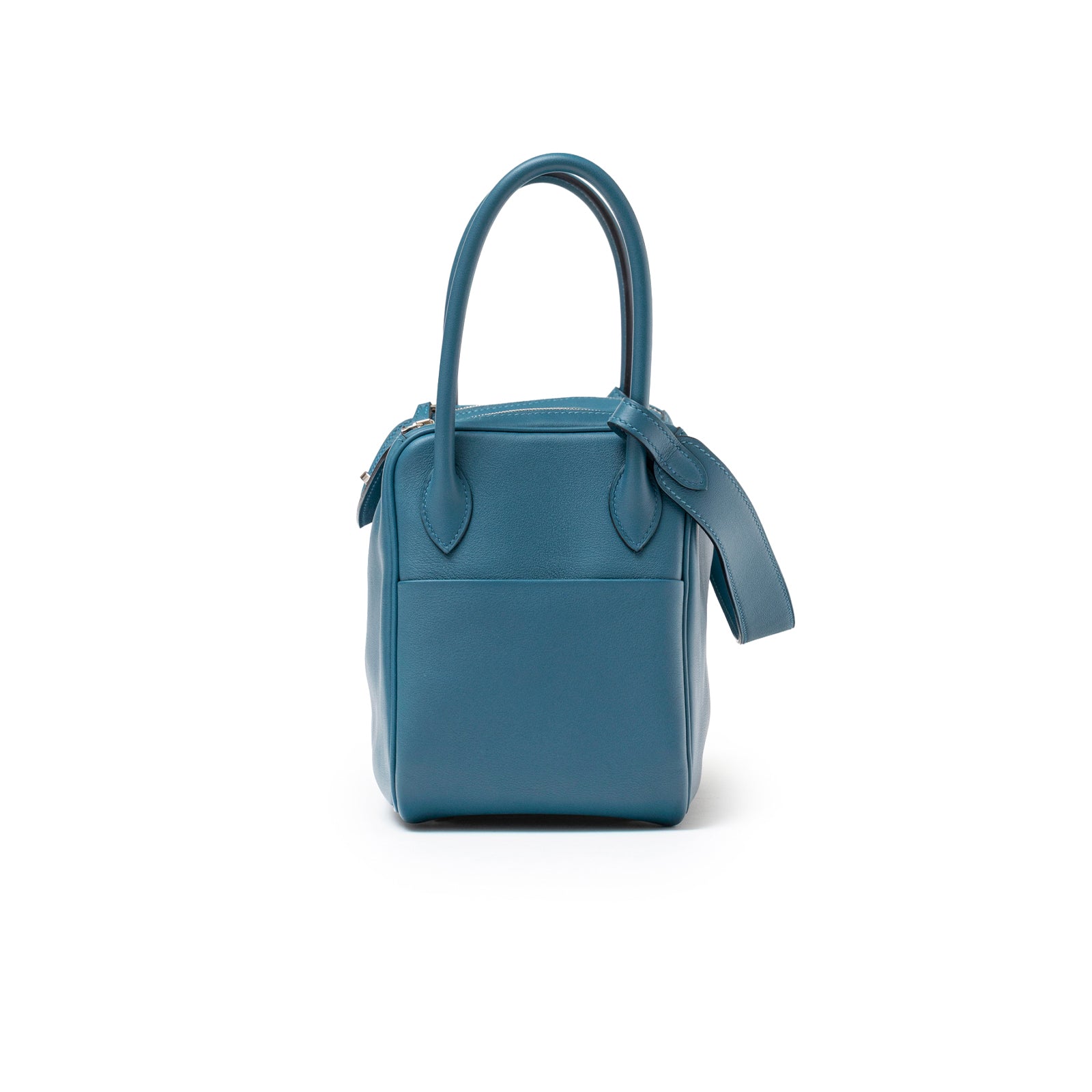 Side view of Hermès Lindy 26 Colvert Swift Palladium Hardware showing smooth leather and handle detail