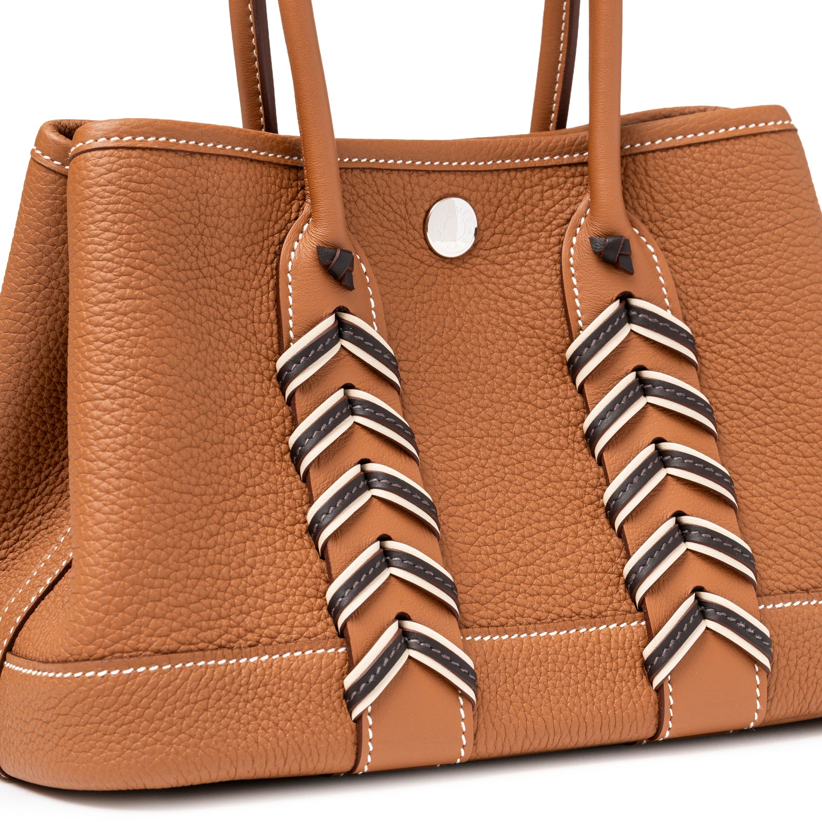 Close-up of Hermès Mini Garden Party Neo 23 Bredies Gold Bai Brun Craie Togo Palladium Hardware leather and handle details