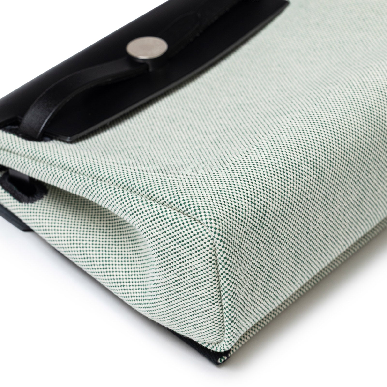 Hermès Mini Herbag Zip 20 Black Ecru/Vert Moyen Toile Palladium Hardware - Front Corner Left