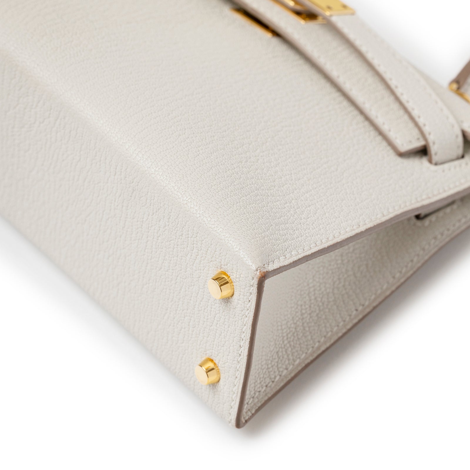 Hermès Mini Kelly II Sellier Mushroom Chevre Mysore Gold Hardware angled corner detail