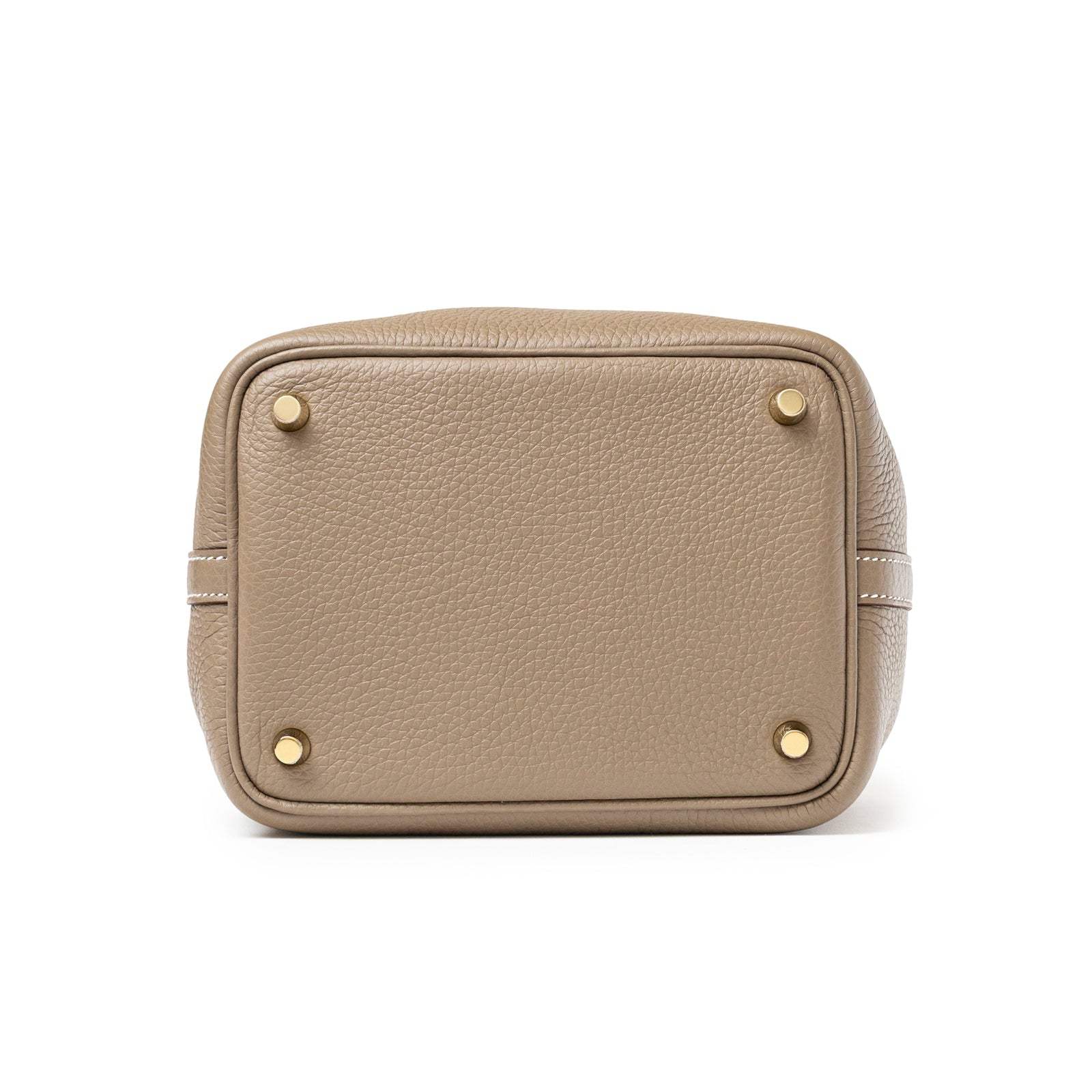 Bottom view of Hermès Picotin 18 Etoupe Clemence Gold Hardware showing textured leather and gold feet