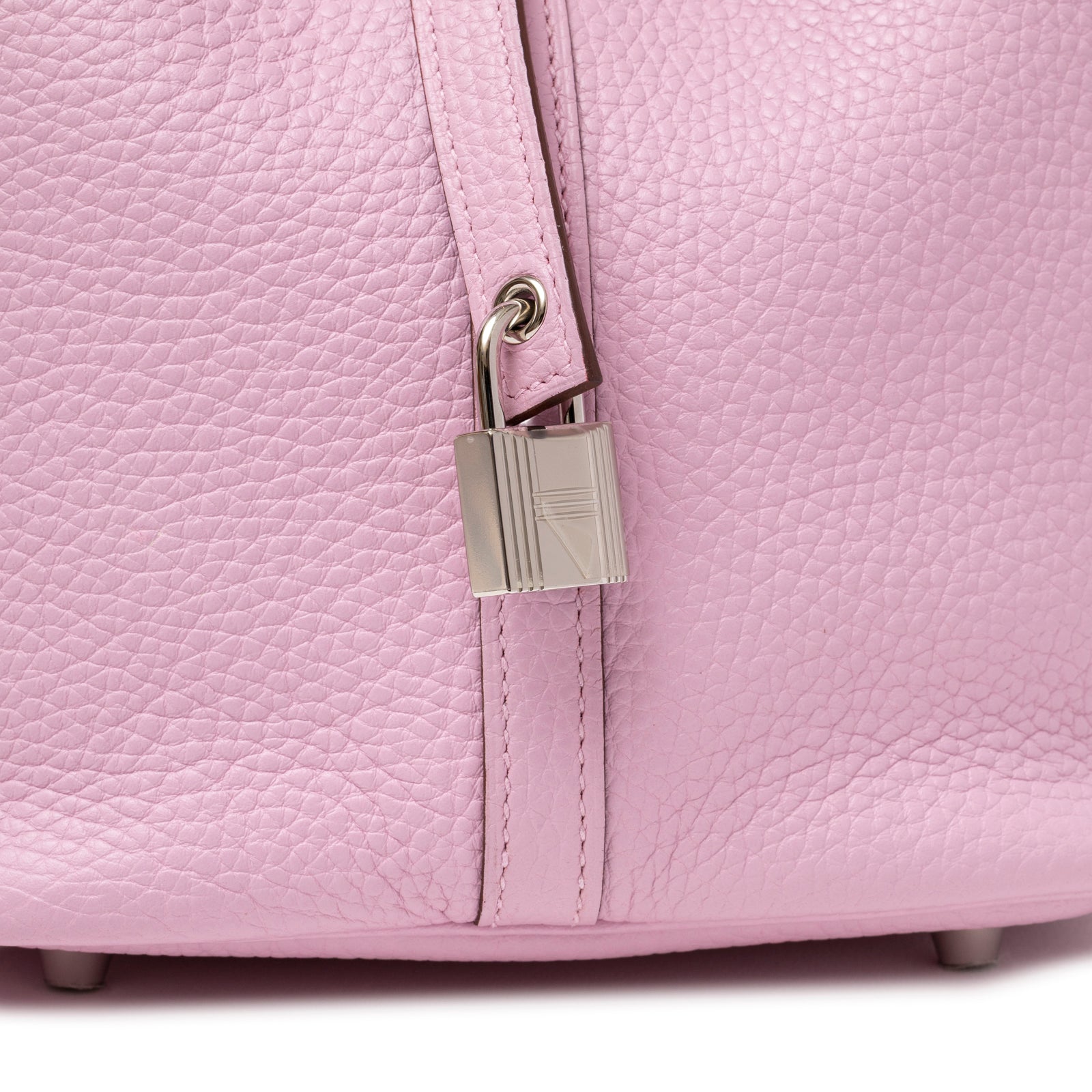 Close-up of Hermès Picotin 22 Mauve Sylvestre Clemence Palladium Hardware leather texture and padlock detail