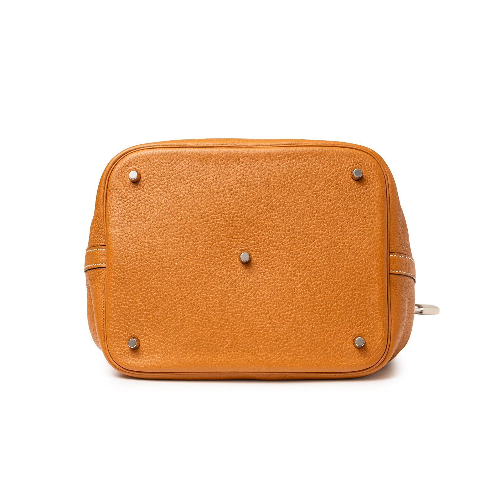 Bottom view of the Hermès Picotin 26 Toffee Bordeaux Clemence Palladium Hardware showing textured leather and metal feet details