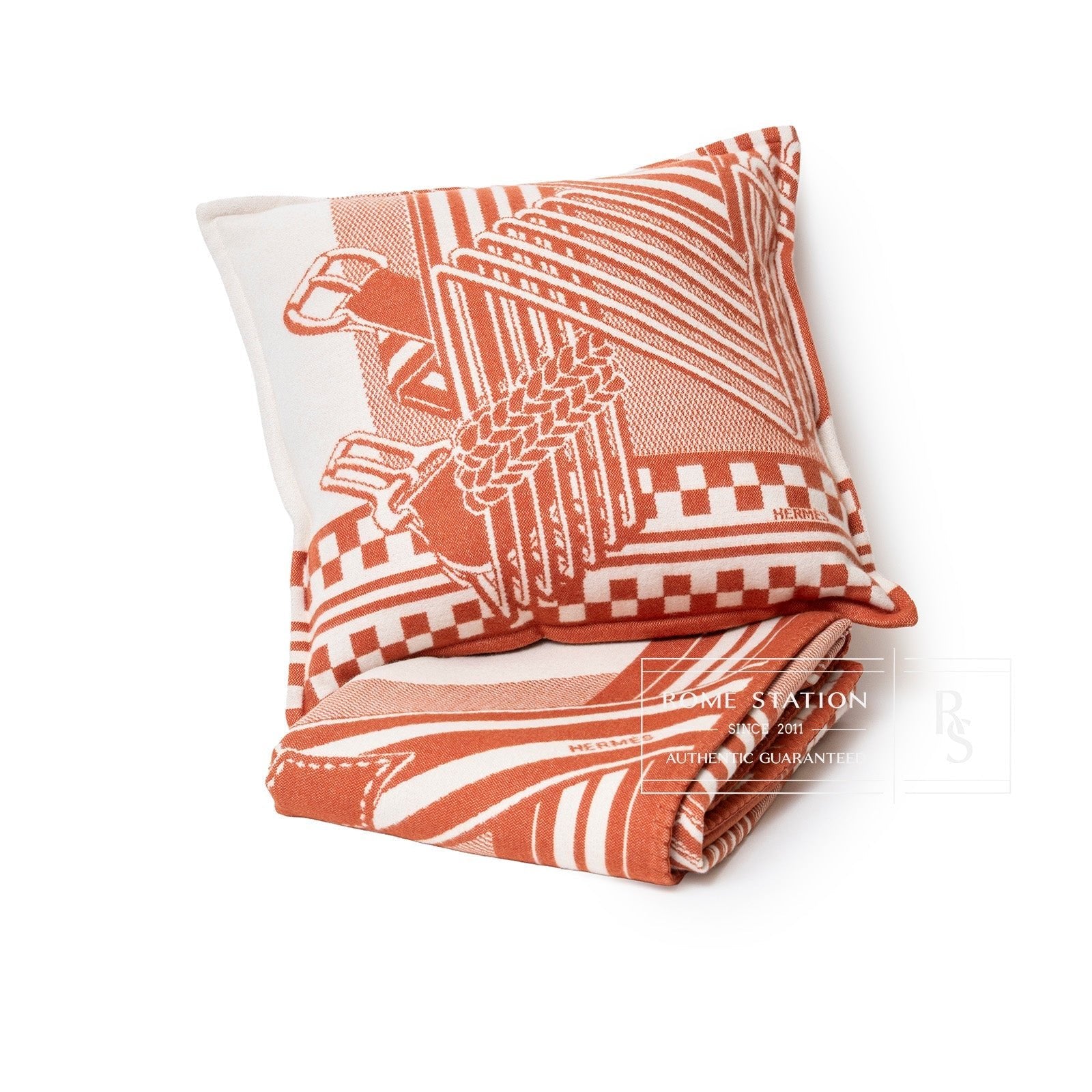 Hermès Sangles en Zig Zag Laine Cream/Rose Throw Blanket and Pillow Set