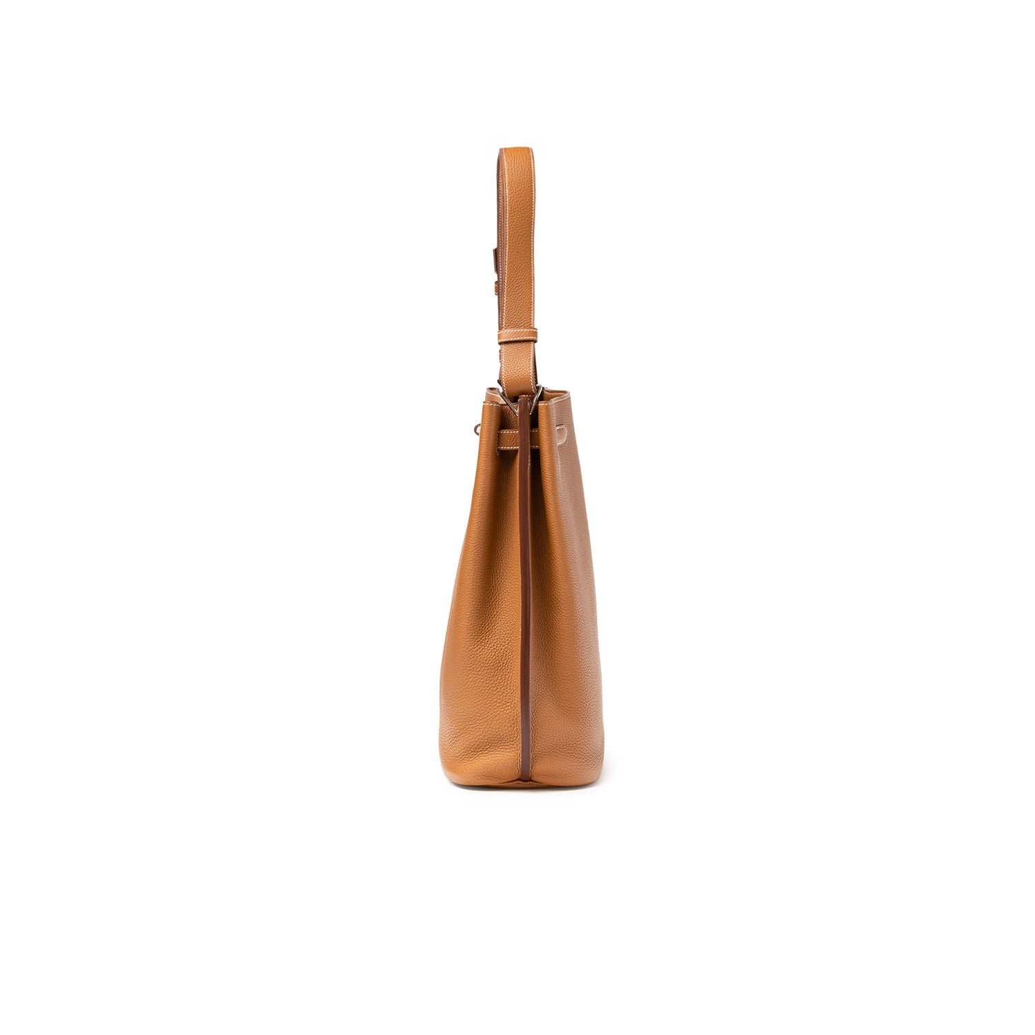 Side profile of Hermès So Kelly 26 Gold Togo Gold Palladium Hardware showcasing slim silhouette and strap detail