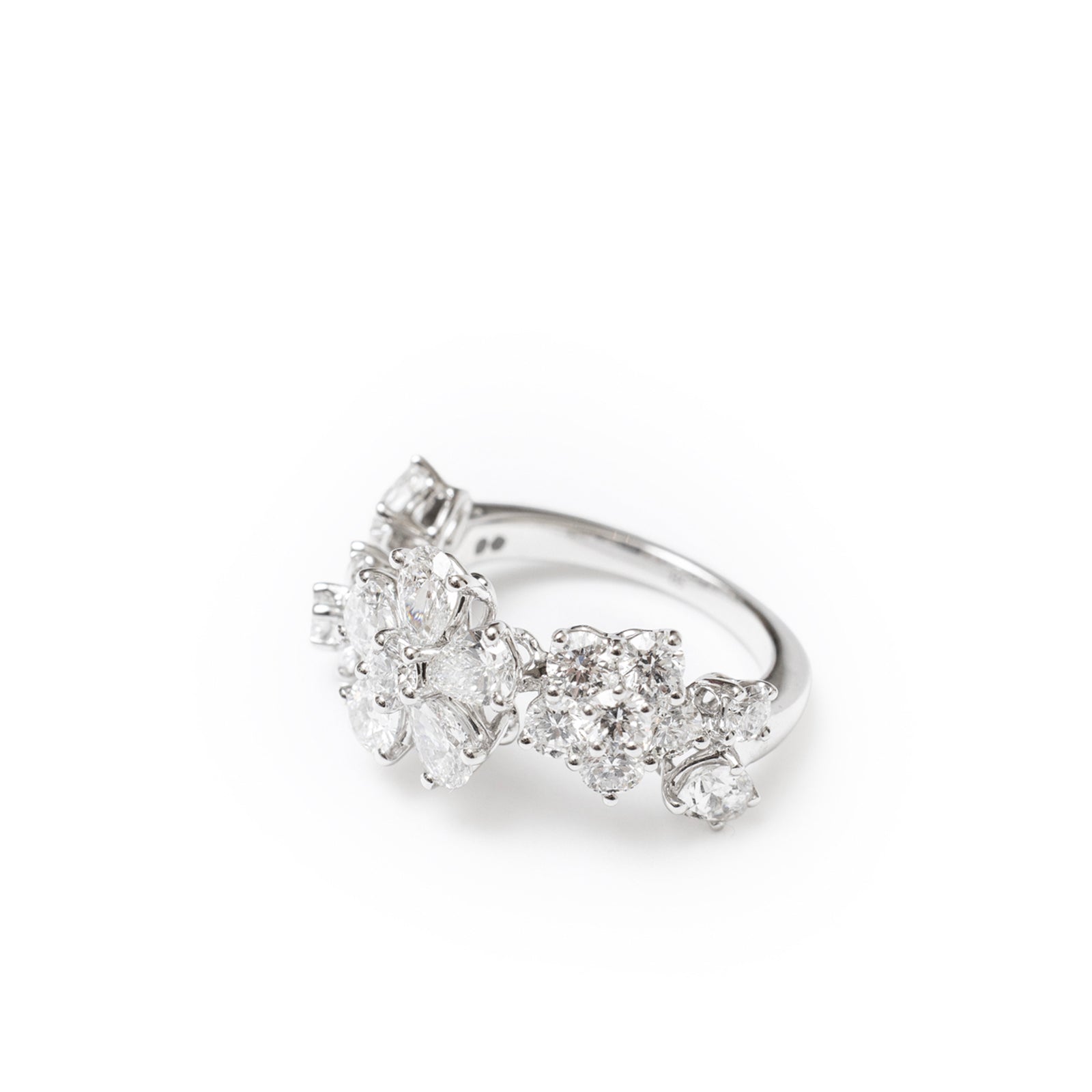 Van Cleef & Arpels Folie des Prés Ring Side View